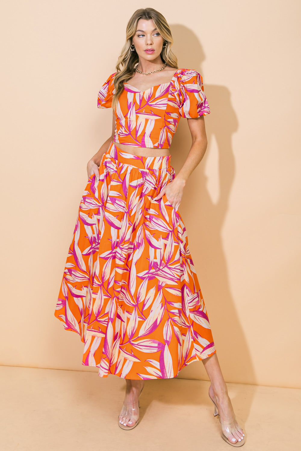 The Isla Top – Woven Crop with Sweetheart Neckline