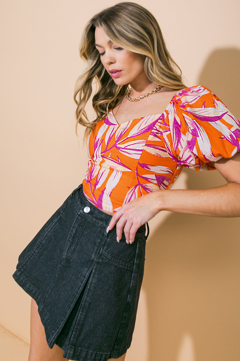 The Isla Top – Woven Crop with Sweetheart Neckline